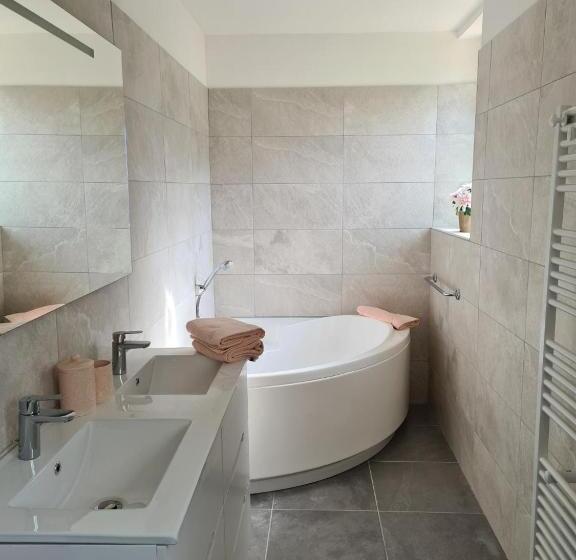 Четырехместный Номер Deluxe, La Maison Thimadaise