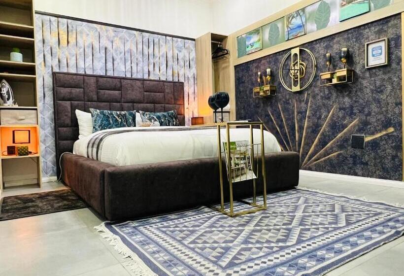 Студия Стандарт, 24 On Basil Boutique Luxury