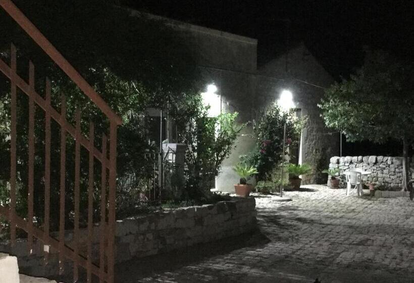 اتاق استاندارد, Affittacamere Mauto