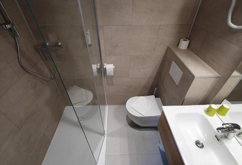 Номер Стандарт, Logis Hôtel   Les Pasteliers