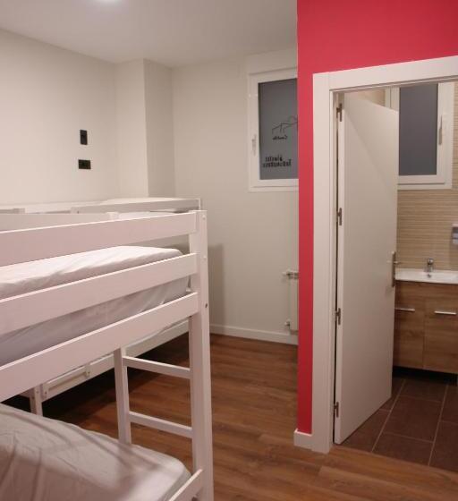 חדר סטנדרט לארבעה, Hostel Trovadores