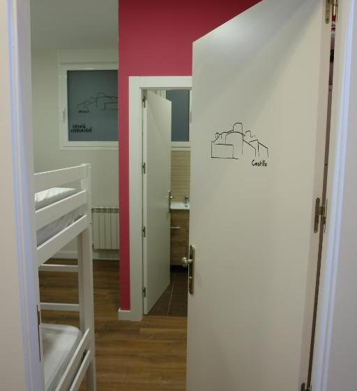 חדר סטנדרט לארבעה, Hostel Trovadores