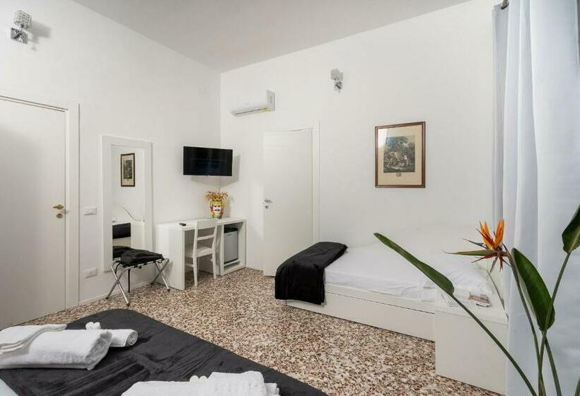 Стандартный Номер Кровать Кинг, Regina Margherita   Bed And Breakfast & Rooftop Lounge Bar