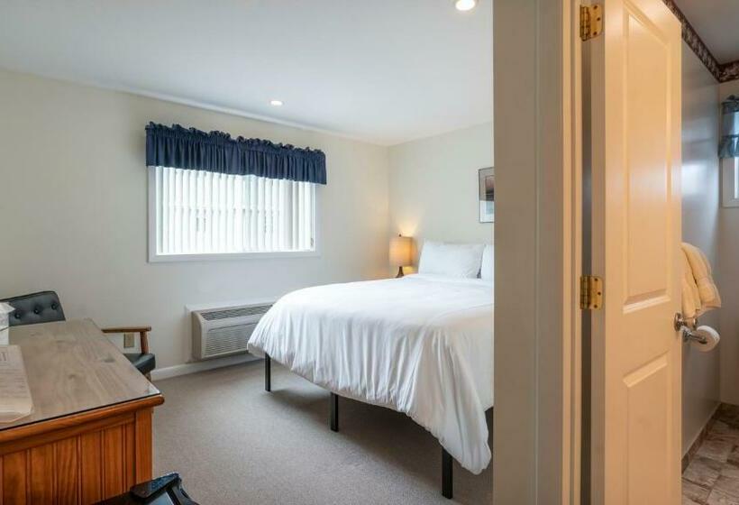 キングサイズベッドのスタンダードルーム, The Inn Of Lake George