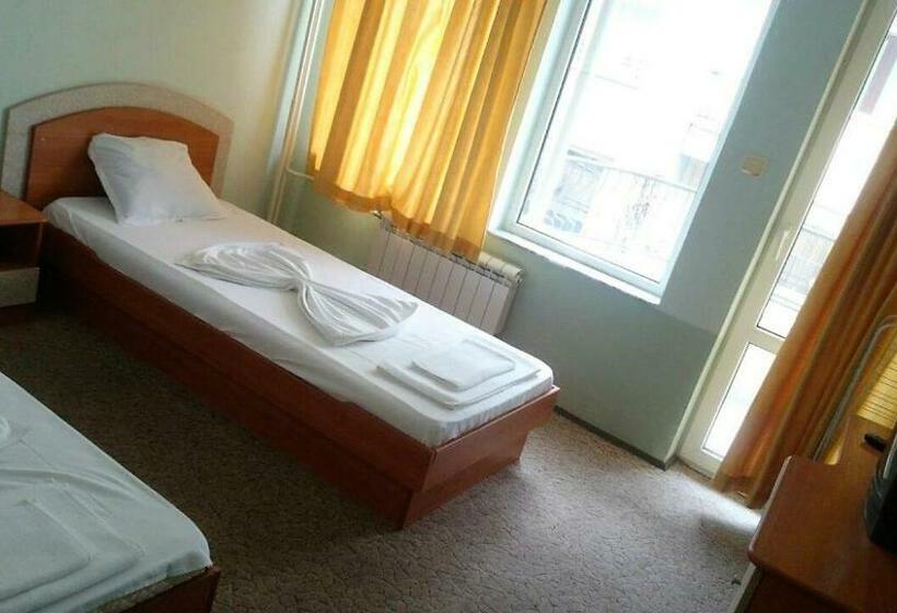 标准间带阳台, Guest House Elit