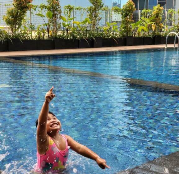 استودیو استاندارد با بالکن, Emka Lodge Studio Room The Vertu Apartemen Ciputra World Surabaya