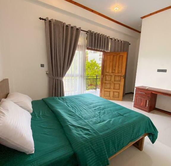 اتاق استاندارد با بالکن, The Reef Resort