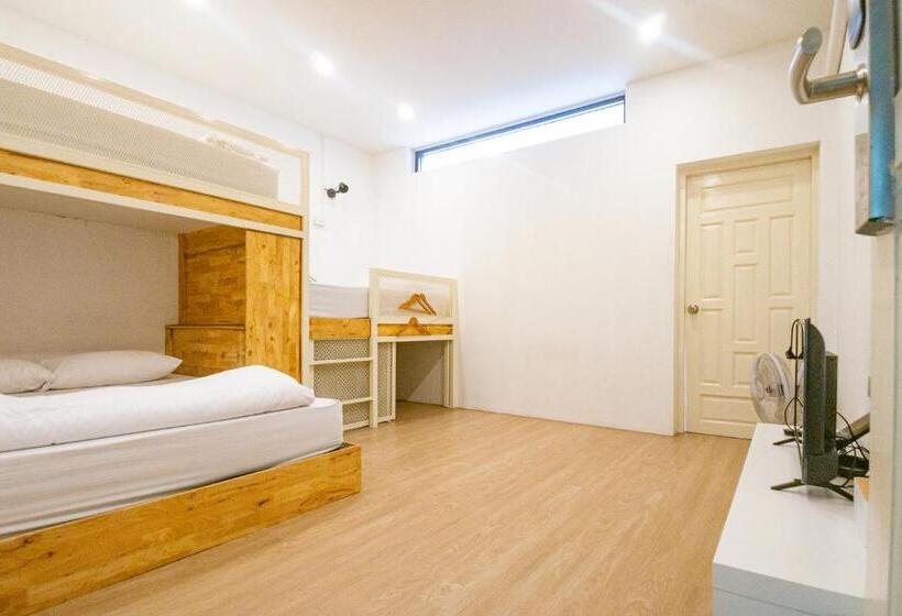 浴室共有ファミリールーム, Paknap Hostel