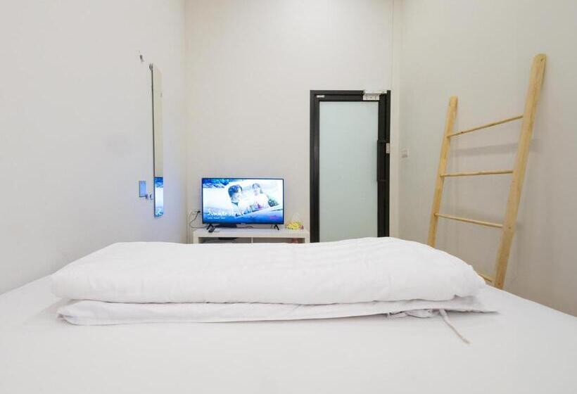 スタンダードルーム, Paknap Hostel