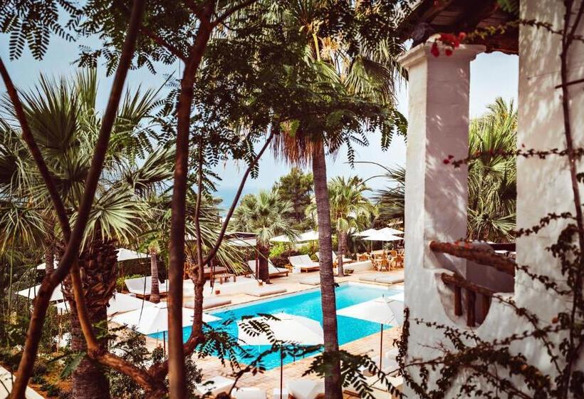 غرفة قياسية مطلّة علي البحر مزوَّدة بشُرفة, Petunia Ibiza, A Beaumier