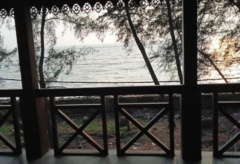 Семейный Номер, Cherai Beach View Heritage
