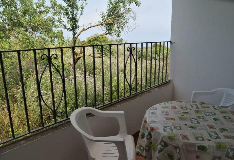 Семейный Номер, Villa Damecuta B&b