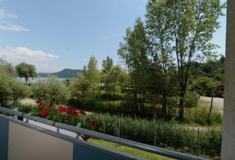 Номер Стандарт Вид на Озеро, Strandhotel Faak