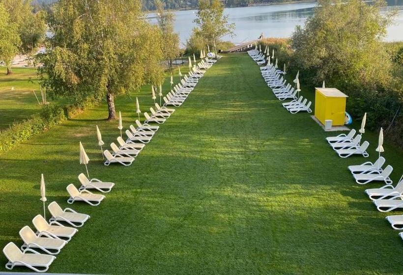 Номер Стандарт с Балконом Вид на Сад, Strandhotel Faak
