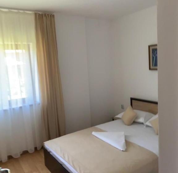 اتاق لوکس, Casa Roa