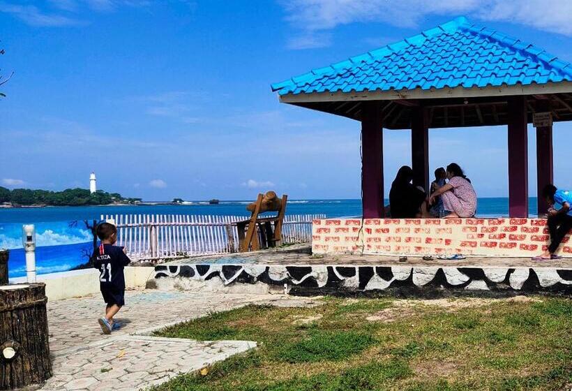 디럭스 룸, Penginapan Karanglaut Santolo