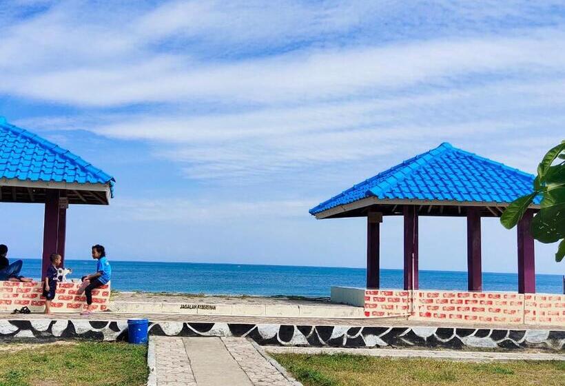 디럭스 룸, Penginapan Karanglaut Santolo