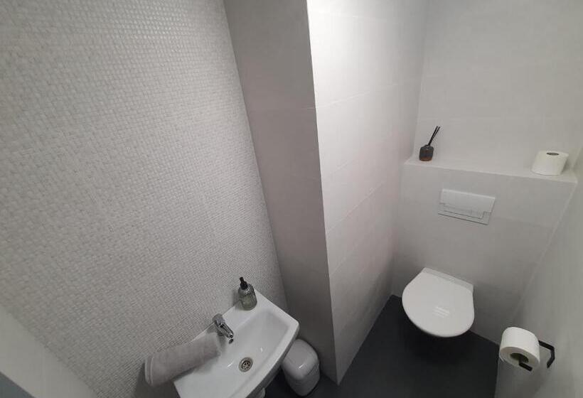 스위트, Apartmány černý Kohout
