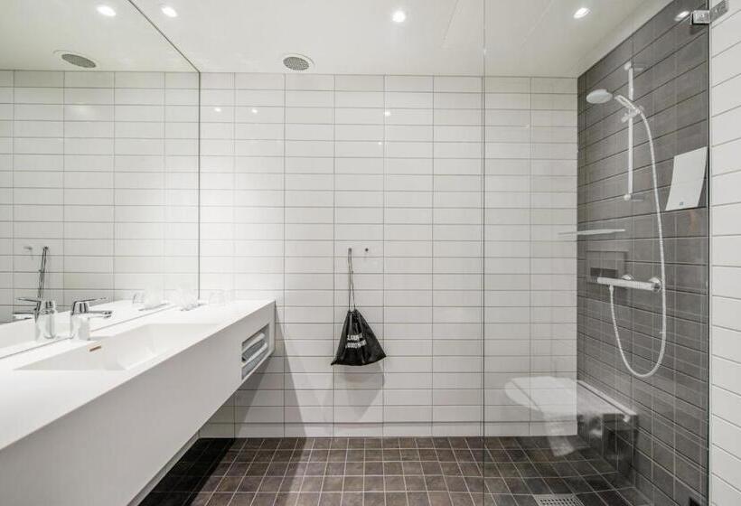 Номер Deluxe, Clarion Hotel The Edge
