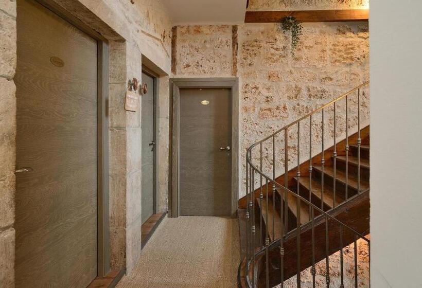 4인용 수피리어 룸, Le Mas Rolland   Piscine & Spa   Millau Gorges Du Tarn
