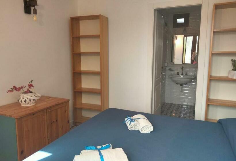 اتاق استاندارد با چشم‌انداز دریا, Cala Rossa