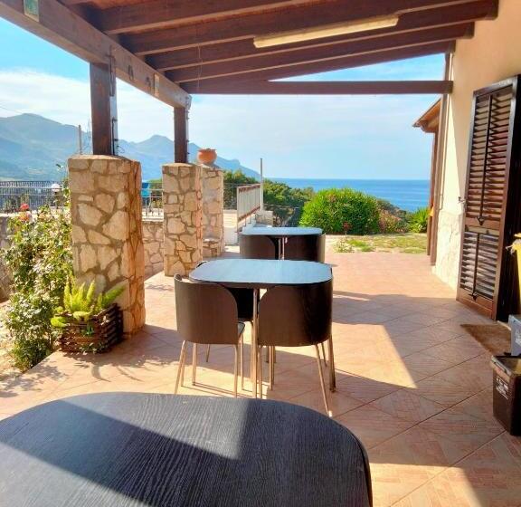 اتاق استاندارد با چشم‌انداز دریا, Cala Rossa