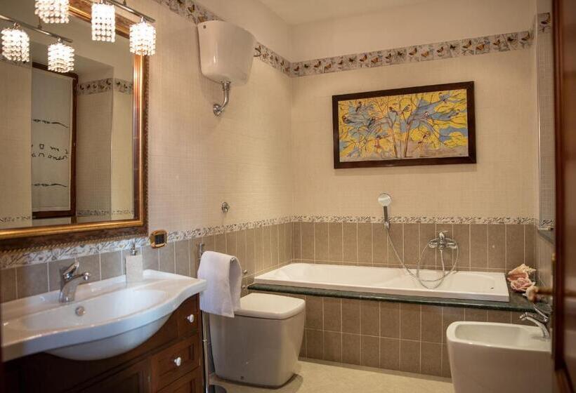 Апартаменты 2 Спальни, Solimena House