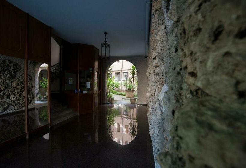 اتاق اکونومی, B&b Le Ortensie