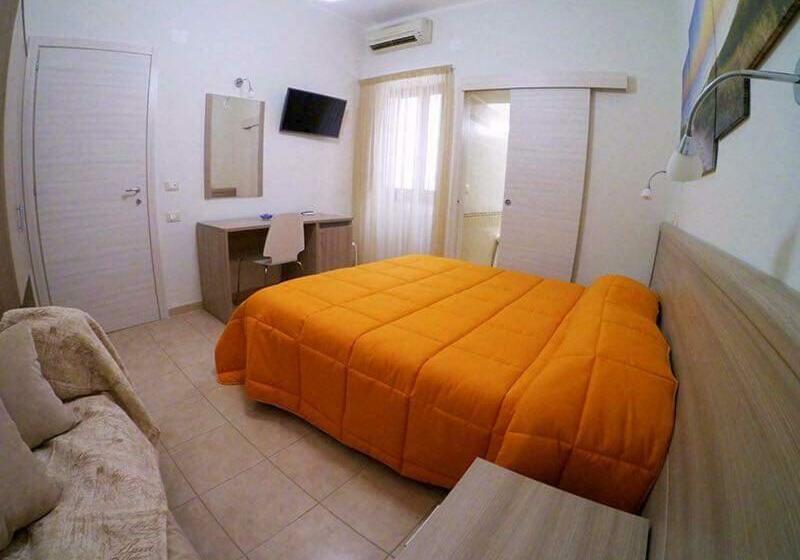 اتاق استاندارد سه نفره, Villa Merina
