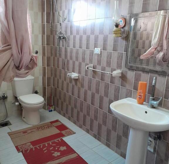 سوییت خانوادگی, Rural Guest House فندق البيت الريفي