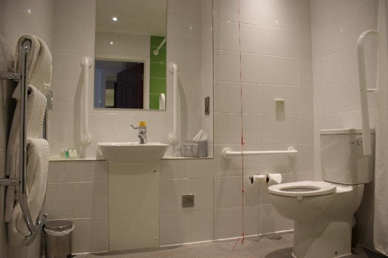 장애인을 위한 스탠다드 룸, Holiday Inn Huntingdon Racecourse, An Ihg