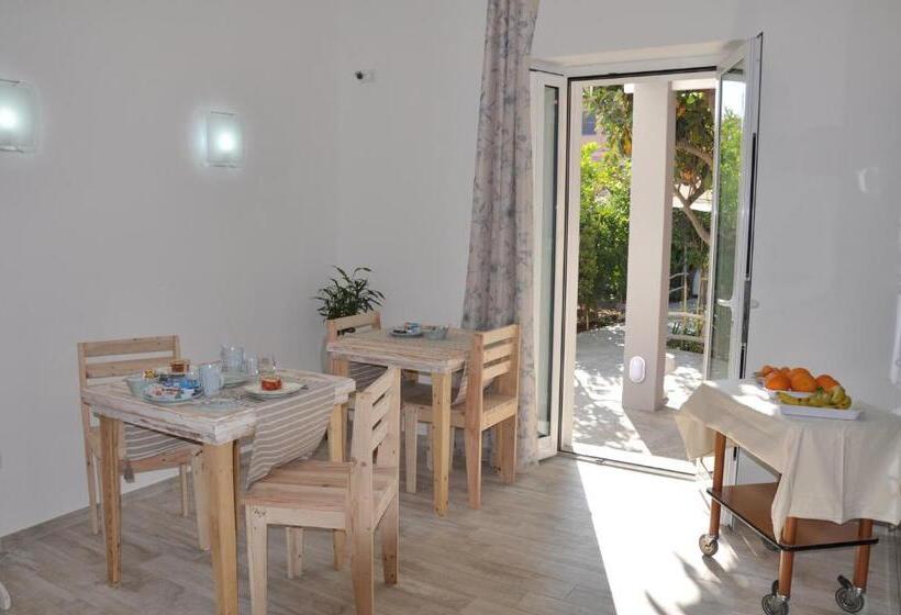 اتاق استاندارد با تخت بزرگ, B&b Les Chambres Rooms & Suite