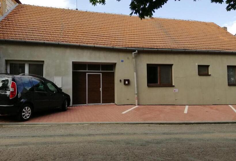 Четырехместный Номер Стандарт, Ubytování Němčičky