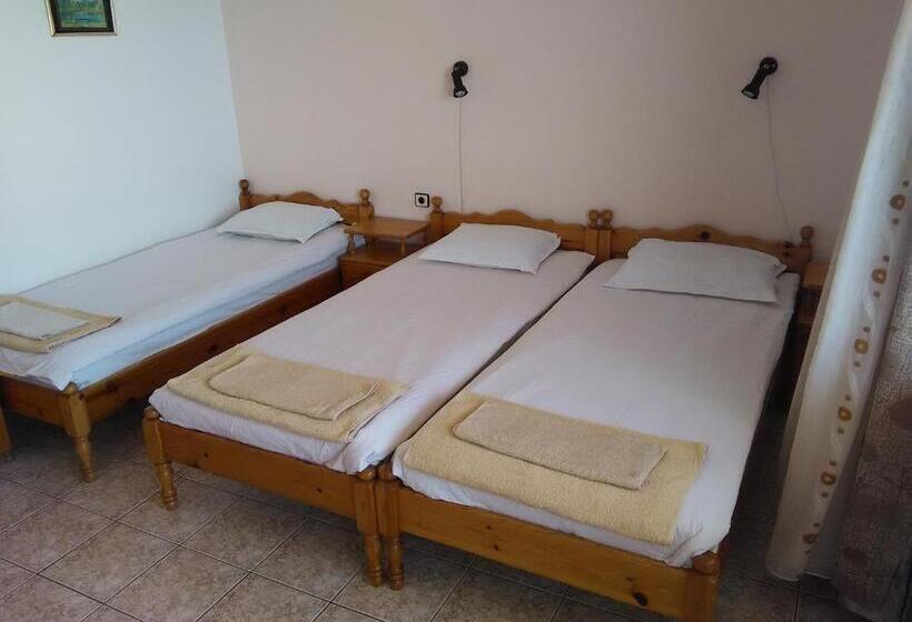 Triple Room Sea View, Guest House D. Bogdanova