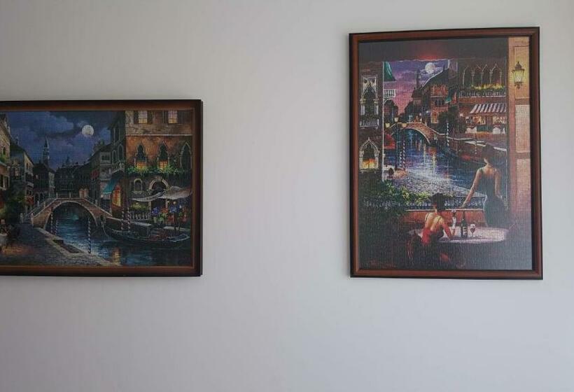 Номер Стандарт, Jacky S House