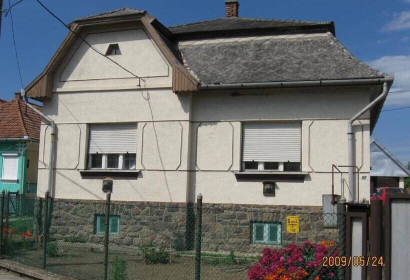 Дом 2 Спальни, Muskátlis Vendégház