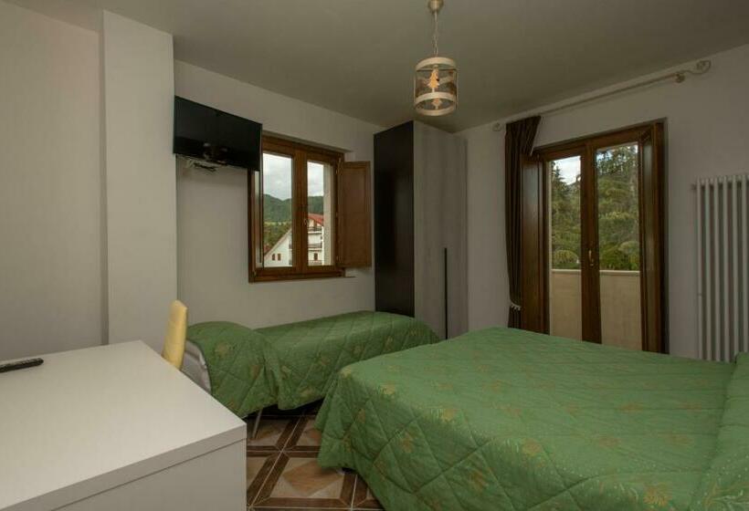 اتاق استاندارد با چشم‌انداز کوهستان, Albergo Ad Astra