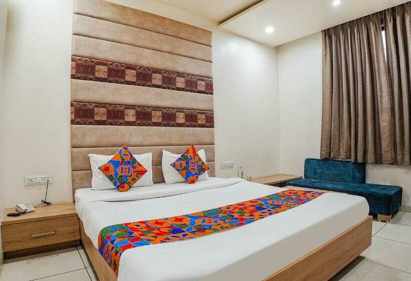 Номер Deluxe, Fabhotel Om Palace