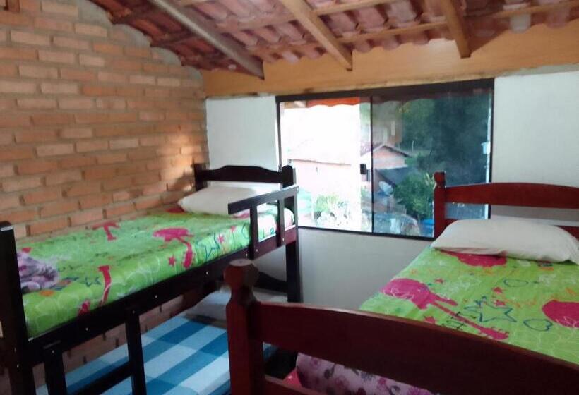 Семейный Номер Совместный Санузел, Hostel Yellow House Mg