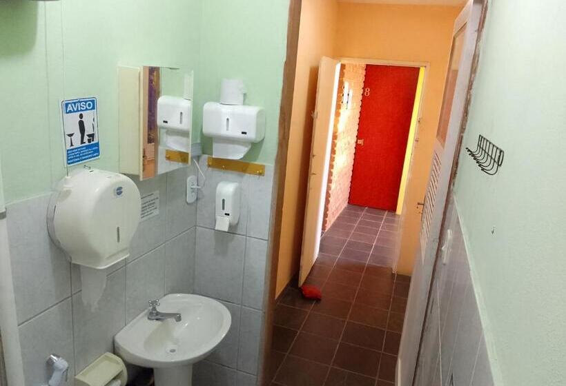 Дом 1 Спальня, Hostel Yellow House Mg