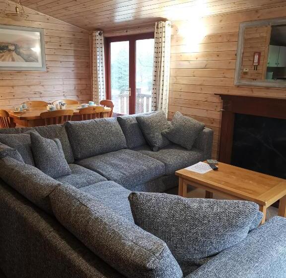 Дом 3 Спальни, Newton House