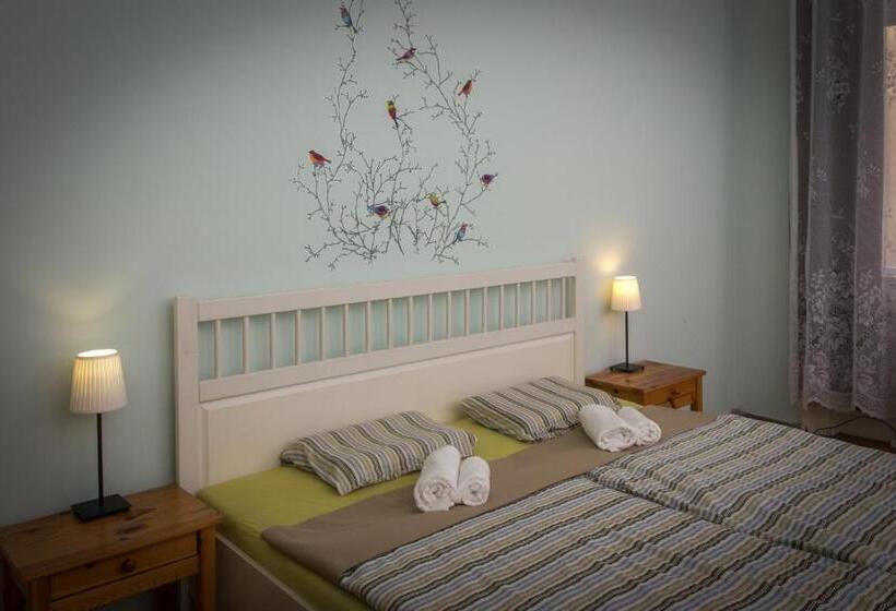 浴室共有スタンダード４人用ルーム, Wesselényi Rooms Near Gozsdu Udvar