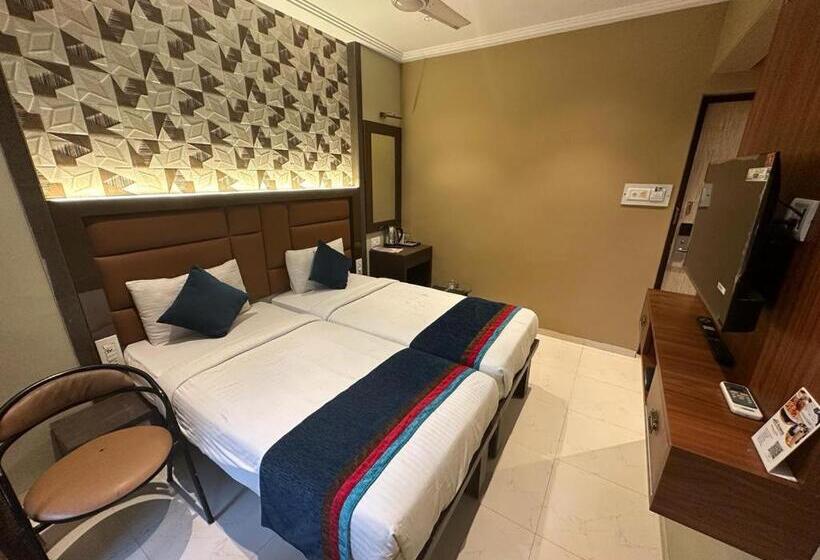 Номер Deluxe, Srikrishna Paradise Hotel Thane Navi Mumbai