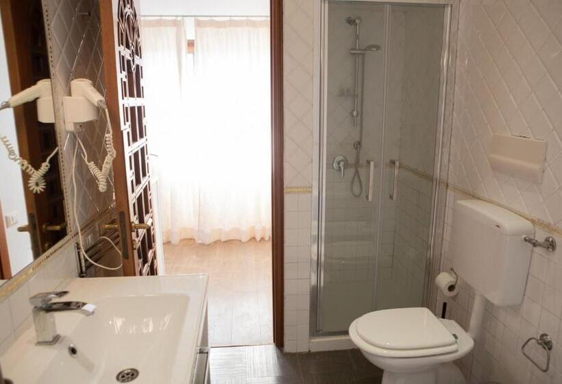 اتاق استاندارد با تخت بزرگ, B&b Villa Setharè