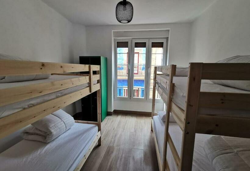 4인용 스탠다드 룸, Green Hostel Oviedo