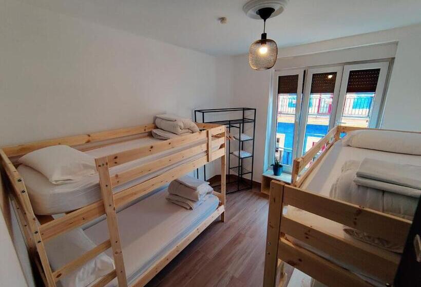 4인용 스탠다드 룸, Green Hostel Oviedo
