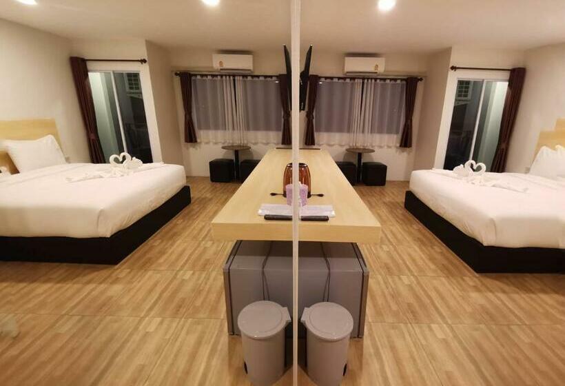 带大床的标准间, The Charlotte Smart Hotel Lopburi