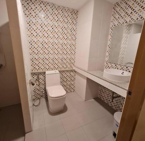 带大床的标准间, The Charlotte Smart Hotel Lopburi