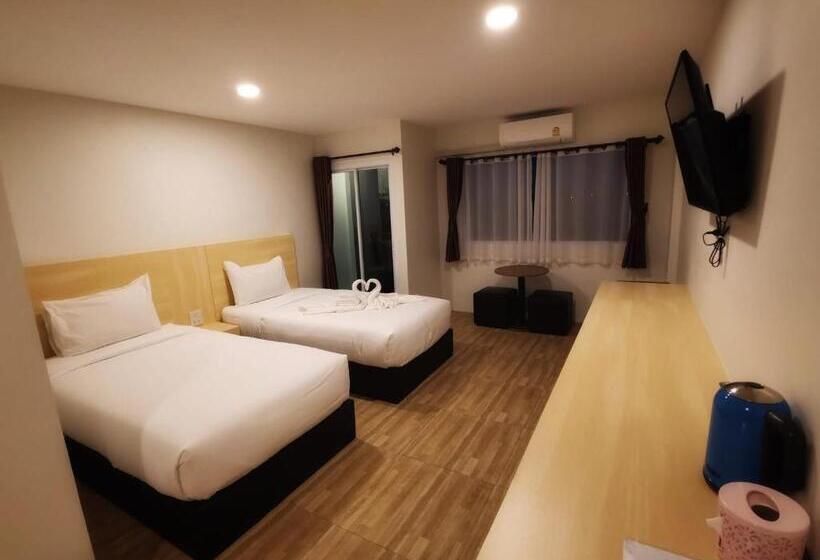 豪华房间, The Charlotte Smart Hotel Lopburi