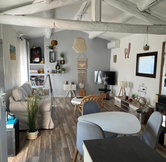 Апартаменты 1 Спальня с Балконом, Maison D Hôtes Bastide St Victor à 2,5 Kilomètres De Lourmarin